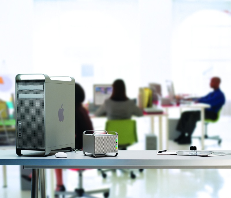 Illustration for article titled Iomega Beefs Up Its Jon Ive-y UltraMax Hard Drive Lineup